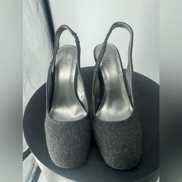 Tahari‎ gray pumps size 91/2 - Picture 3 of 7